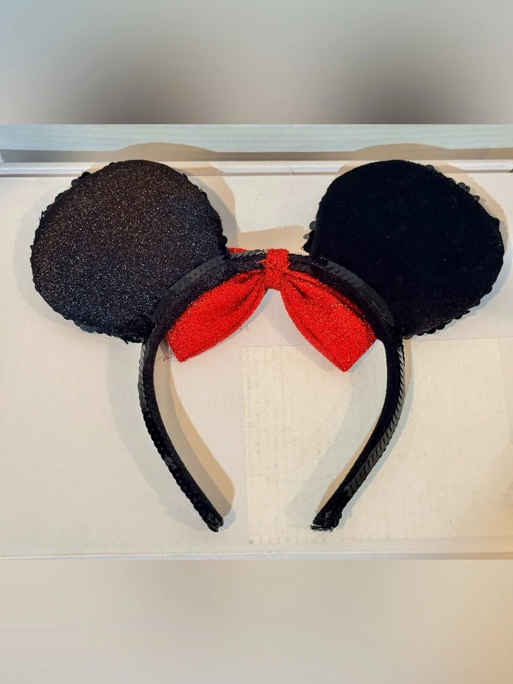Disney Minnie Mouse Black Sequined Ears with Red Sparkly Bow ⭐️⭐️EUC⭐️⭐️